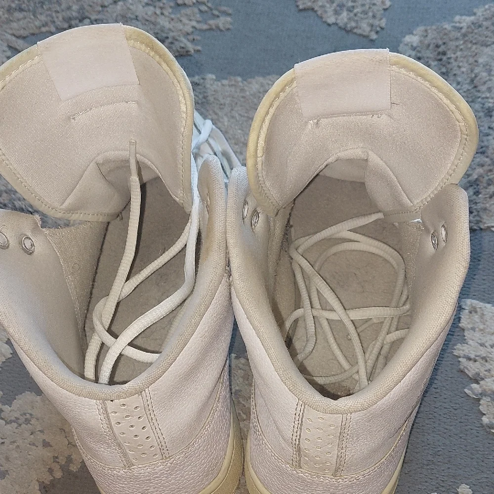 Jordan White Athletic High-Top SneakersSize  10.5